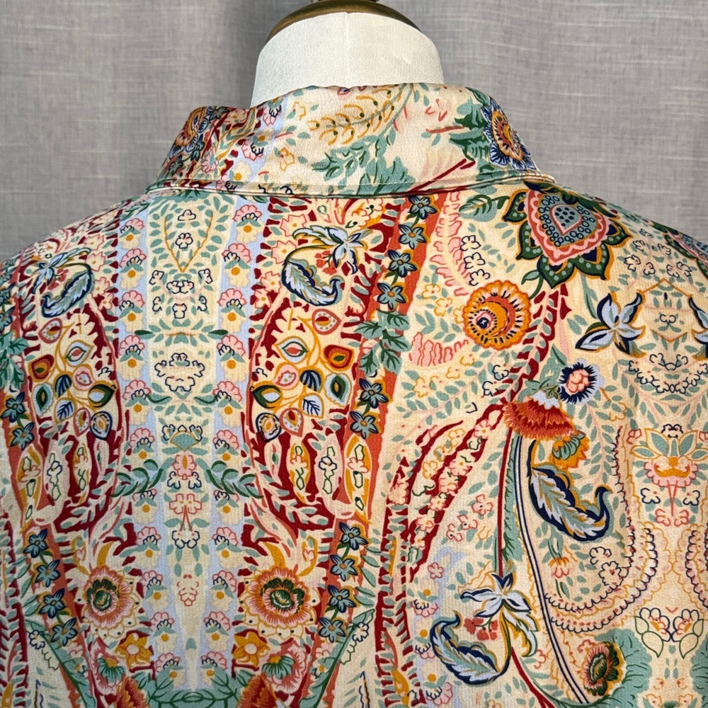 Satiny Blouse-XXL-by ThreadUp-Beige/Red/Orange/Green Paisley Print-Polyester-EUC - Picture 8 of 16